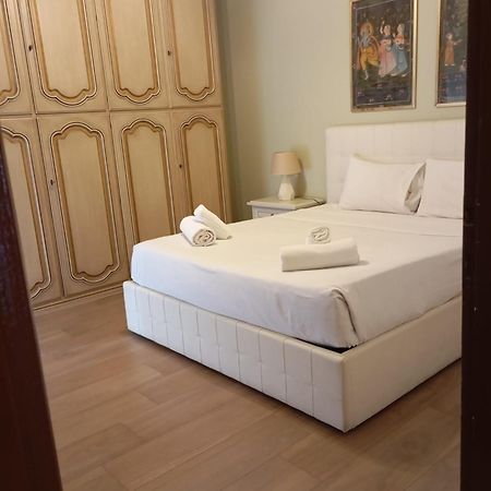 רומא San Giovanni Apartment With Balcony מראה חיצוני תמונה