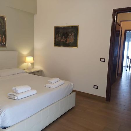 רומא San Giovanni Apartment With Balcony מראה חיצוני תמונה